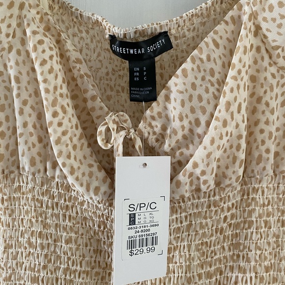 Short Sleeve Sweetheart Neck with Tie Detail Tan Spotted Body-con Dress - Picture 2 of 10